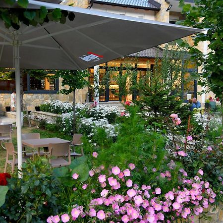 Breezy Hotel Валбона Экстерьер фото