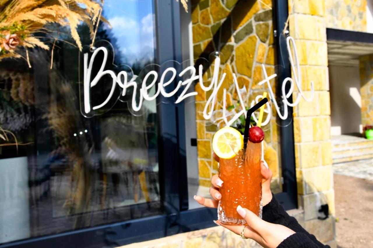 Breezy Hotel Валбона Экстерьер фото