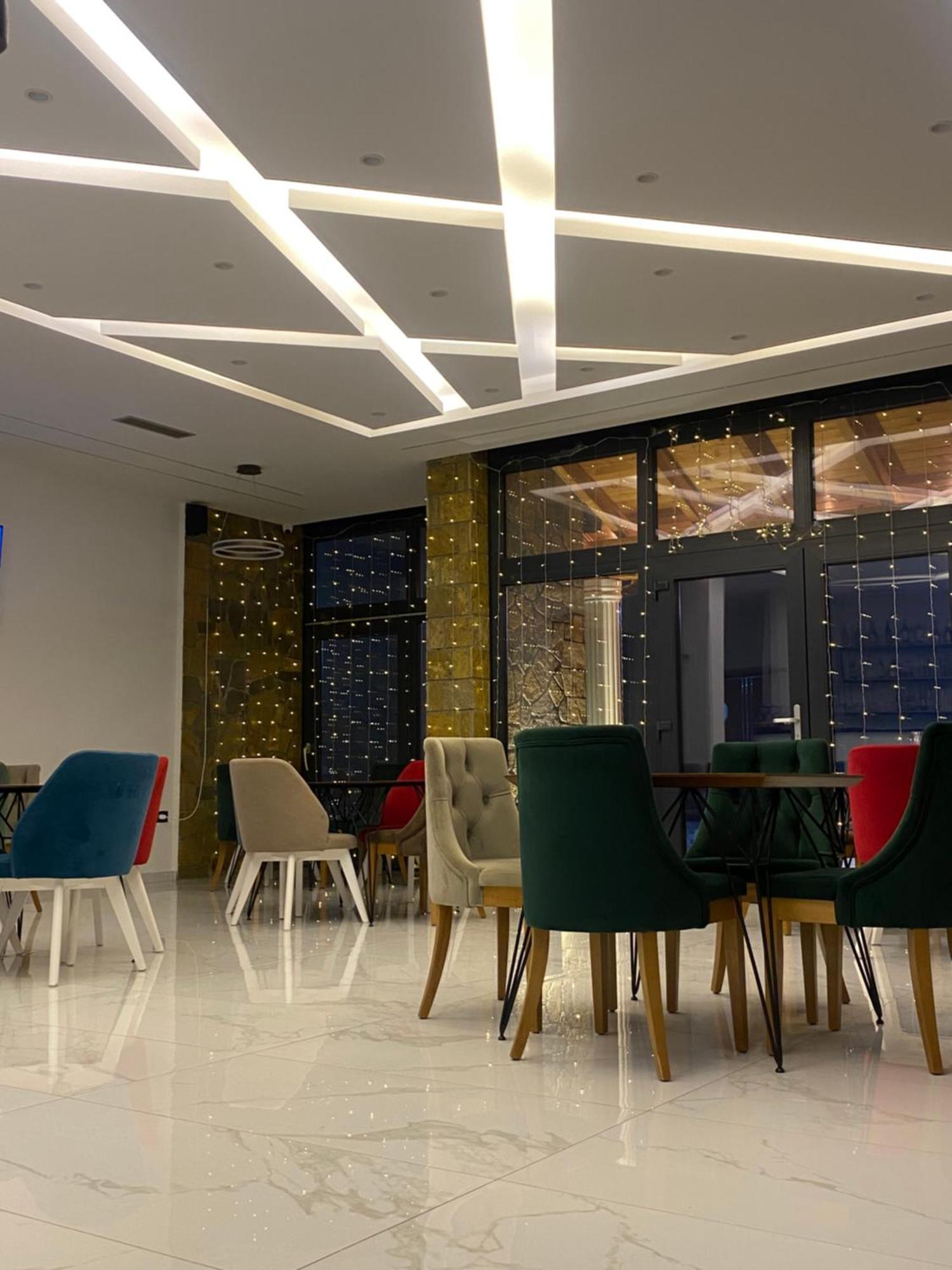 Breezy Hotel Валбона Экстерьер фото