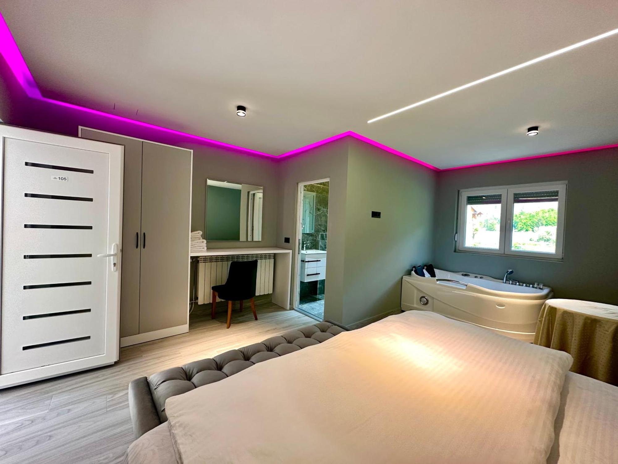 Breezy Hotel Валбона Экстерьер фото