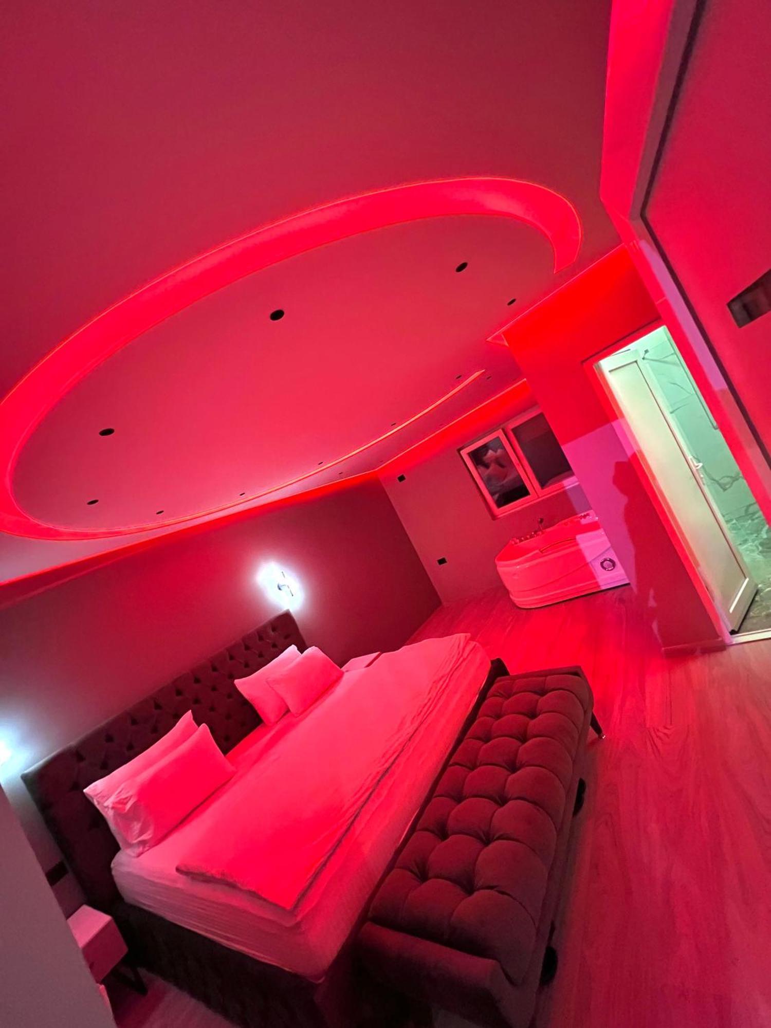 Breezy Hotel Валбона Экстерьер фото