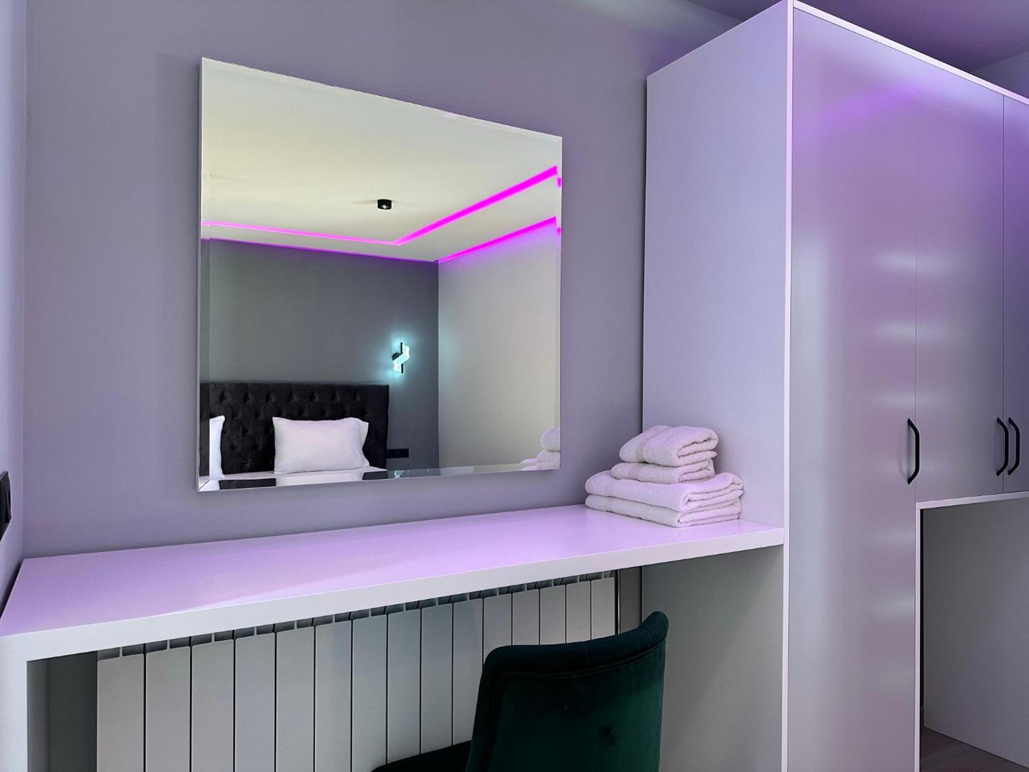 Breezy Hotel Валбона Экстерьер фото