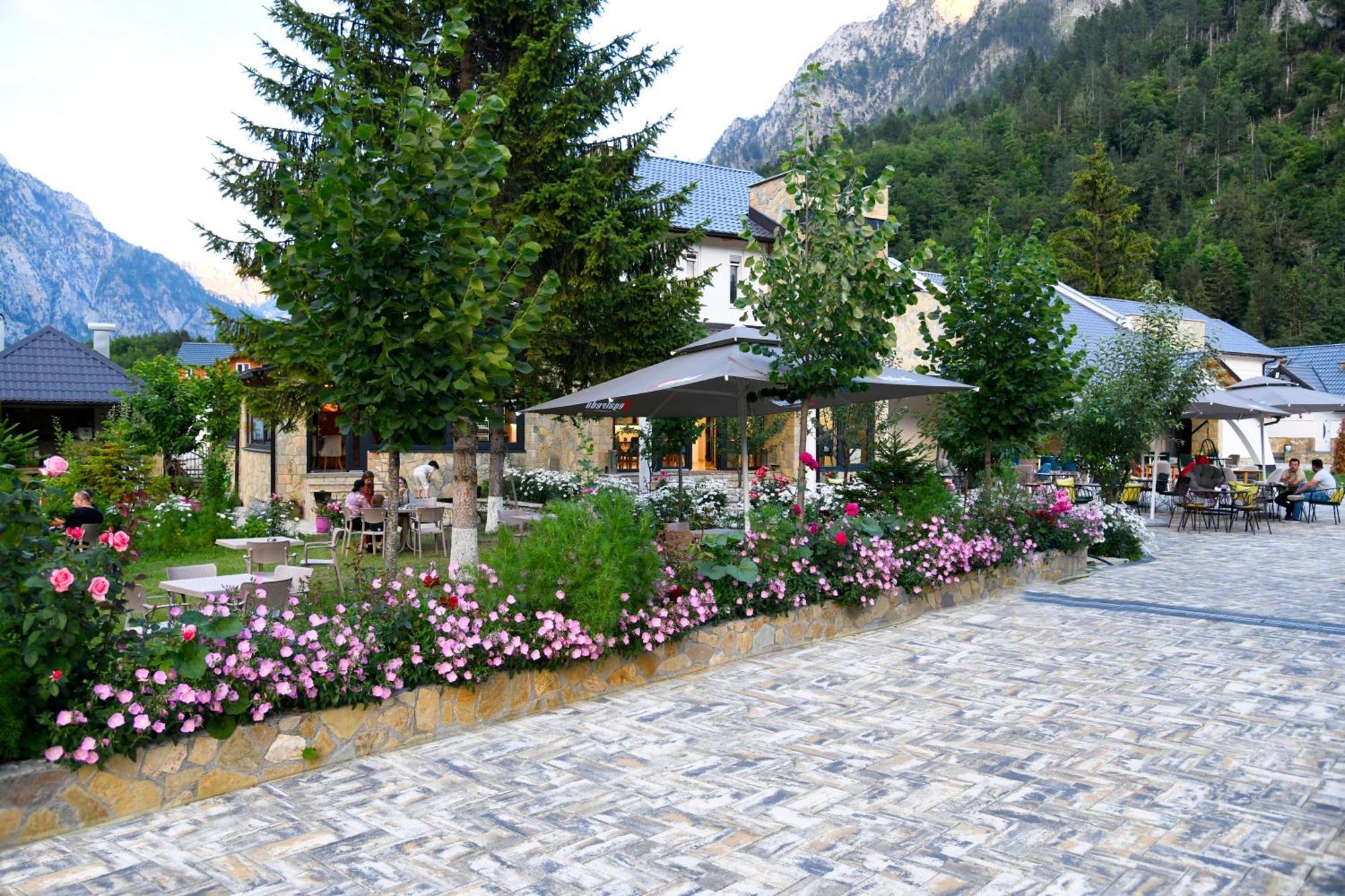 Breezy Hotel Валбона Экстерьер фото