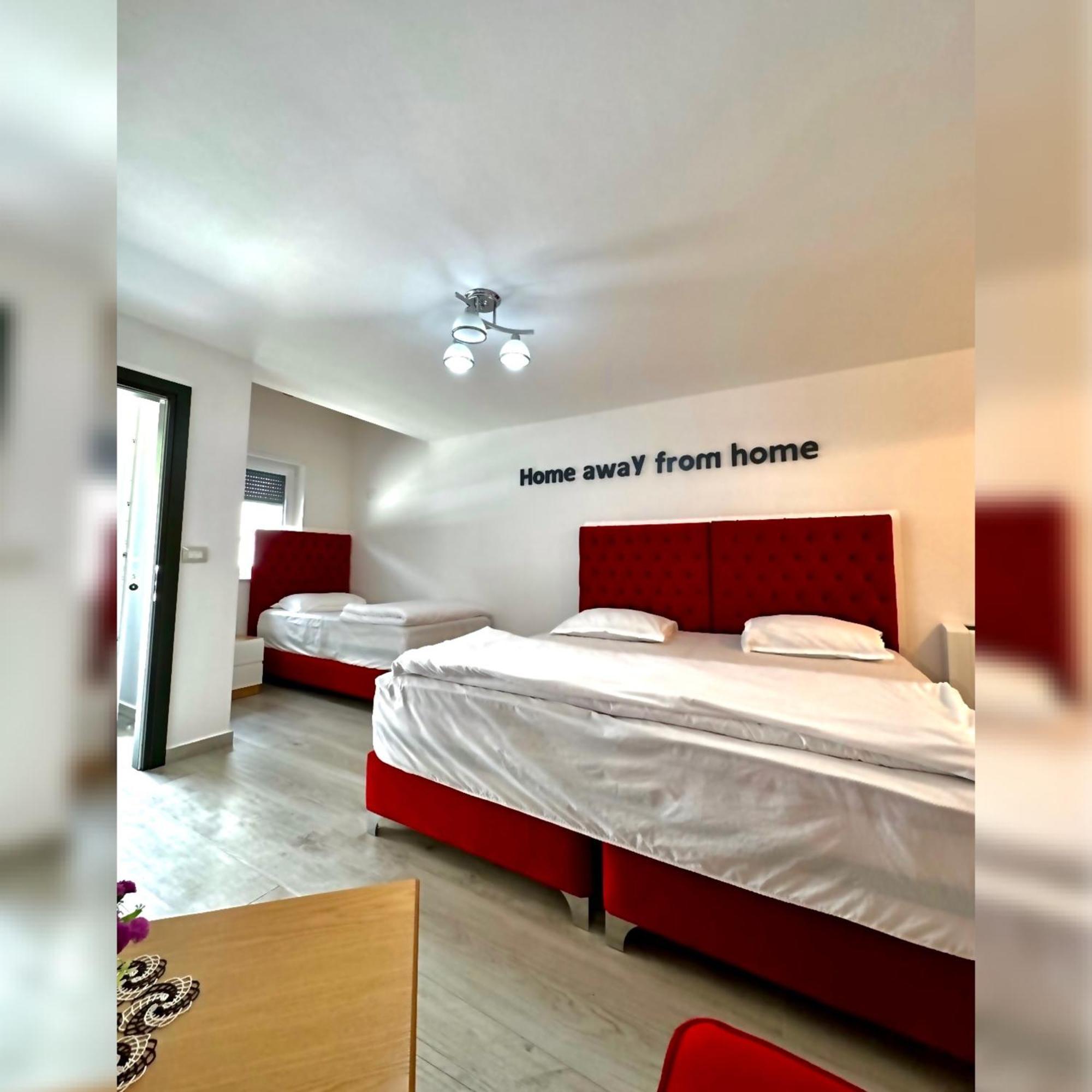 Breezy Hotel Валбона Экстерьер фото