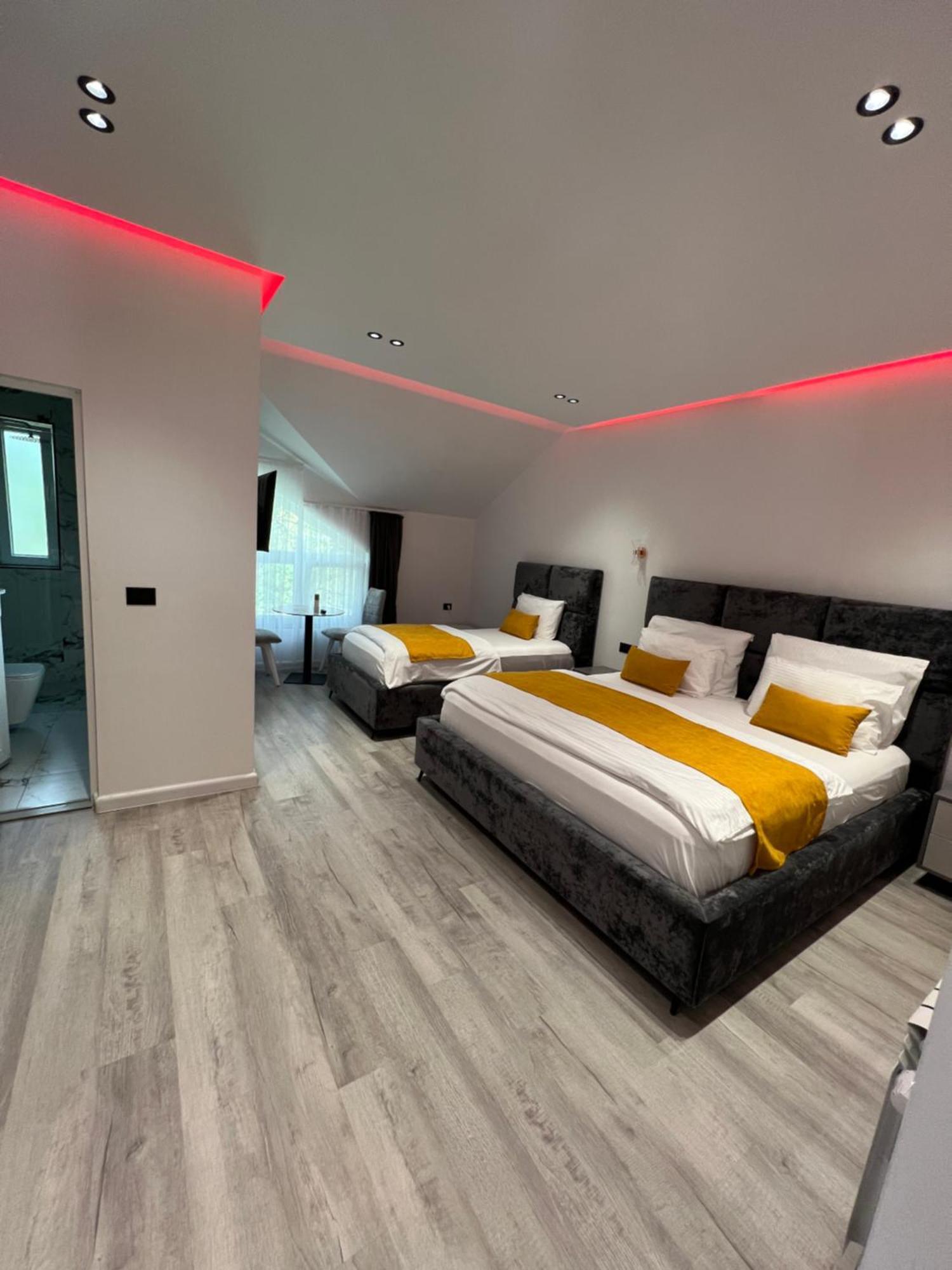 Breezy Hotel Валбона Экстерьер фото