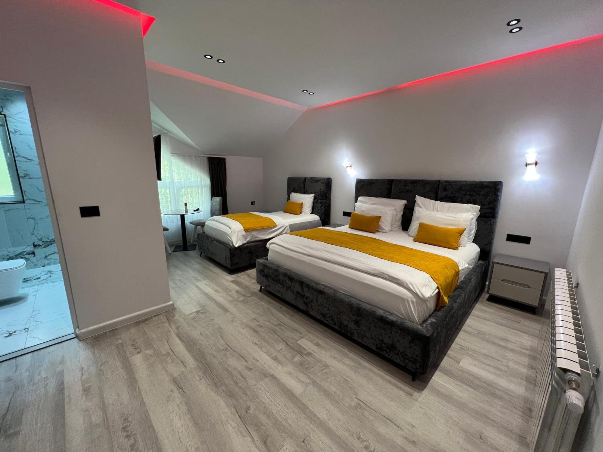 Breezy Hotel Валбона Экстерьер фото