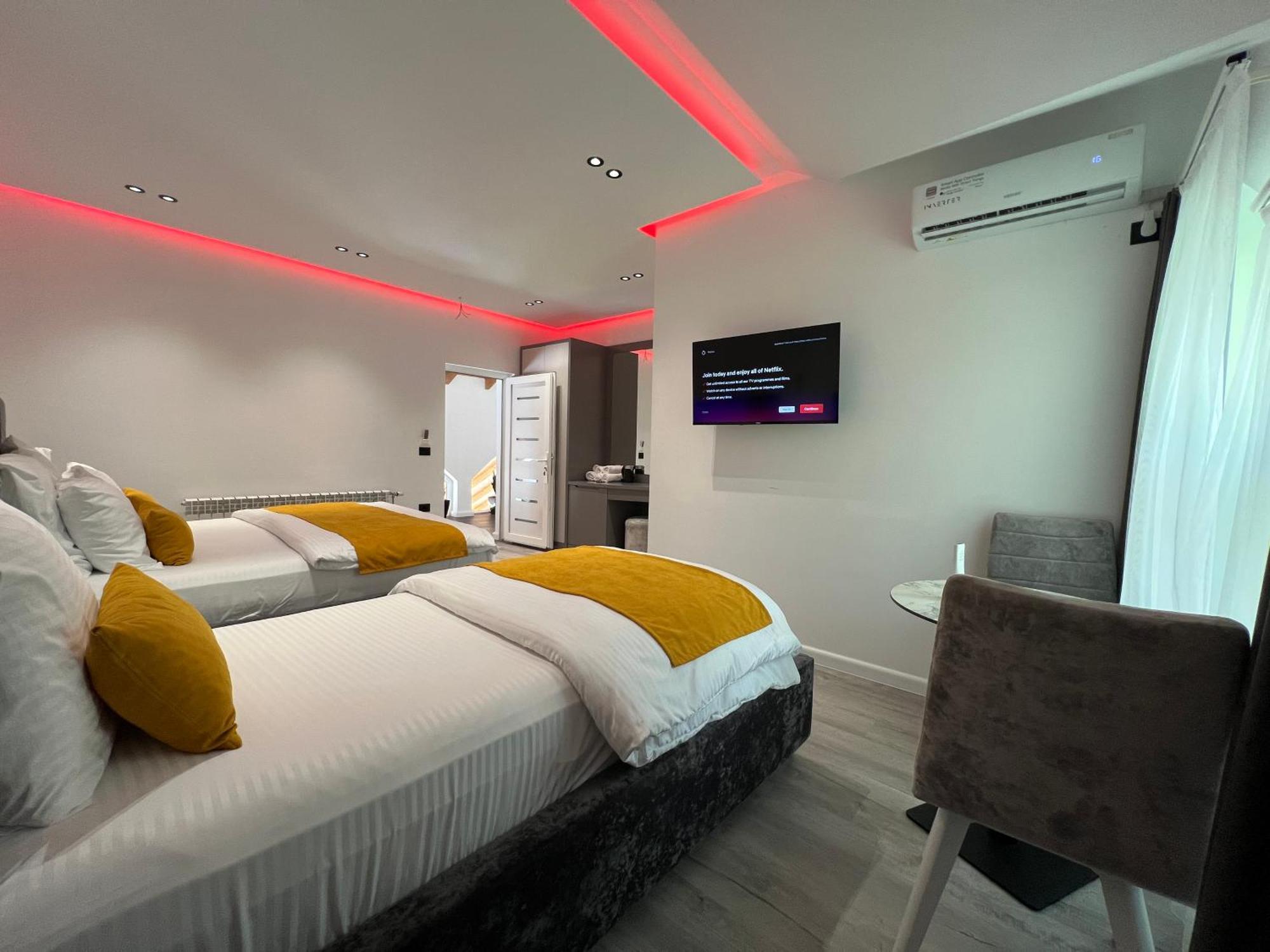 Breezy Hotel Валбона Экстерьер фото